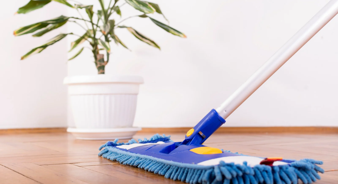 daily-and-weekly-hardwood-floor-cleaning-tips